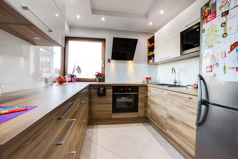 urzadzamy waska kuchnie w bloku