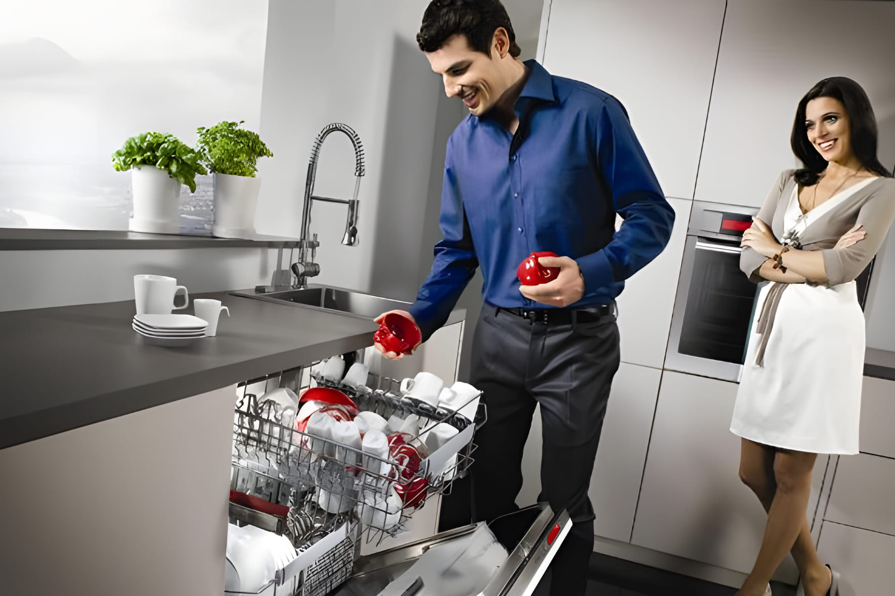 Na co zwrócić uwagę przy zakupie zmywarki do naczyń?