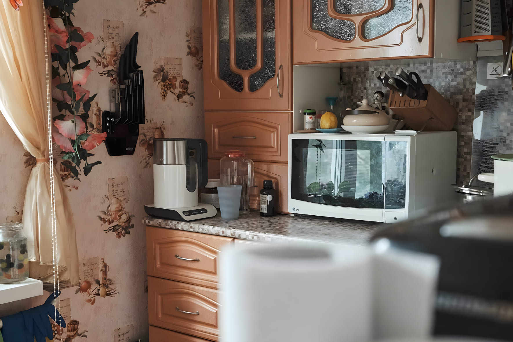 Jakie meble kuchenne wybrać do kuchni w stylu francuskim – eleganckie i romantyczne rozwiązania