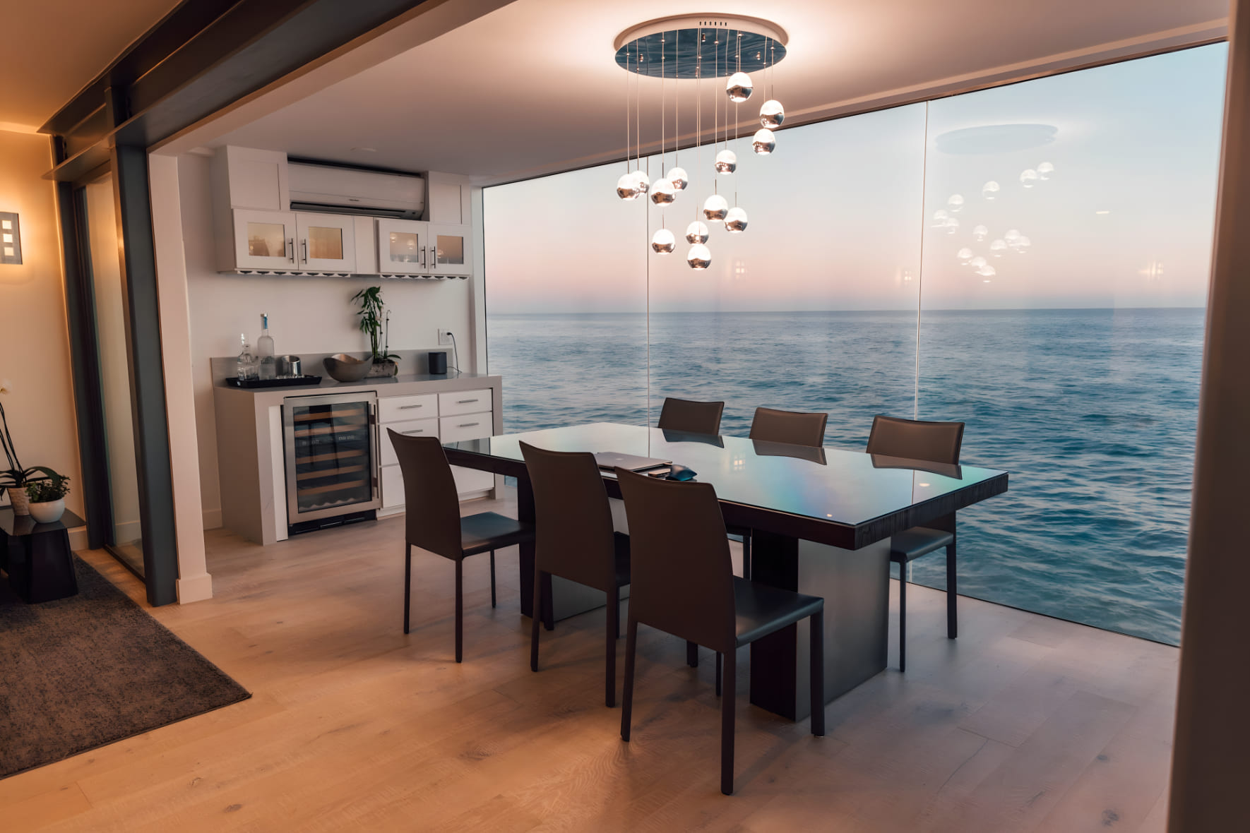 Jakie meble kuchenne wybrać do kuchni z jadalnią?